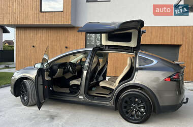 Позашляховик / Кросовер Tesla Model X 2016 в Києві