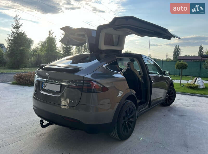 Позашляховик / Кросовер Tesla Model X 2016 в Києві фото 7 Позашляховик / Кросовер Tesla Model X 2016 в Києві