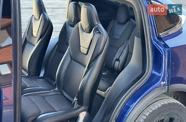 Позашляховик / Кросовер Tesla Model X 2016 в 
