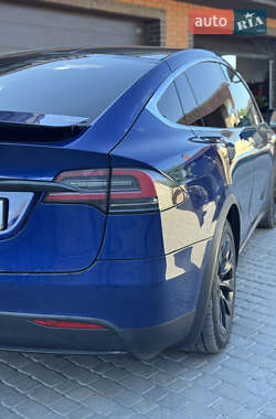 Позашляховик / Кросовер Tesla Model X 2016 в 