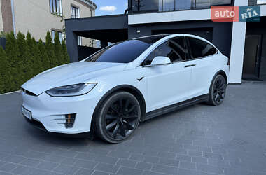 Позашляховик / Кросовер Tesla Model X 2018 в 