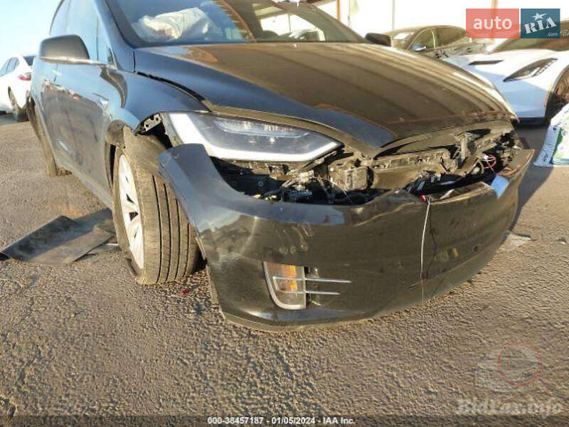 Внедорожник / Кроссовер Tesla Model X 2017 в Кременчуге