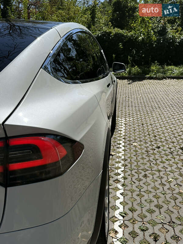 Позашляховик / Кросовер Tesla Model X 2017 в Харкові