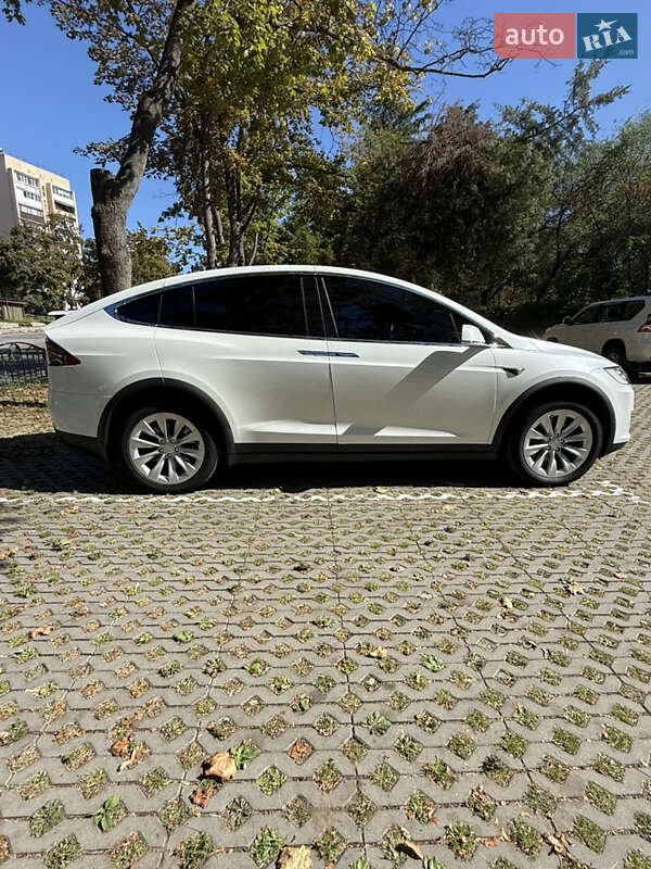 Позашляховик / Кросовер Tesla Model X 2017 в Харкові