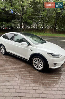 Позашляховик / Кросовер Tesla Model X 2020 в 