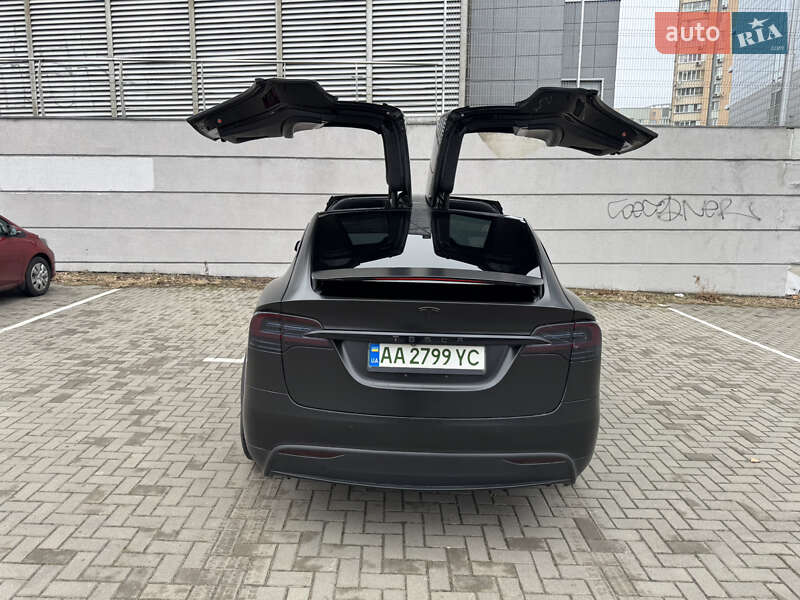 Позашляховик / Кросовер Tesla Model X 2017 в Києві фото 21 Позашляховик / Кросовер Tesla Model X 2017 в Києві