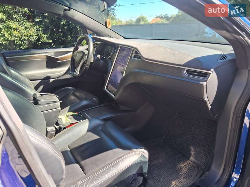 Внедорожник / Кроссовер Tesla Model X 2016 в Сумах