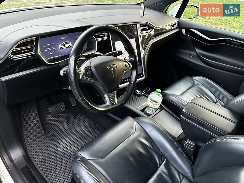 Позашляховик / Кросовер Tesla Model X 2016 в Житомирі