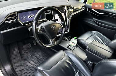 Позашляховик / Кросовер Tesla Model X 2016 в 