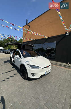 Внедорожник / Кроссовер Tesla Model X 2016 в 