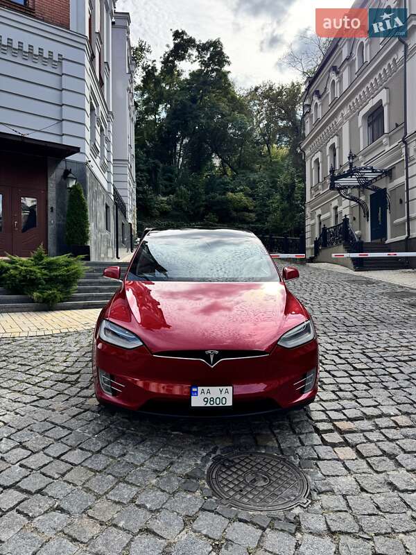 Позашляховик / Кросовер Tesla Model X 2016 в Києві