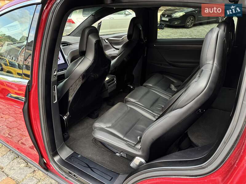 Позашляховик / Кросовер Tesla Model X 2016 в Києві