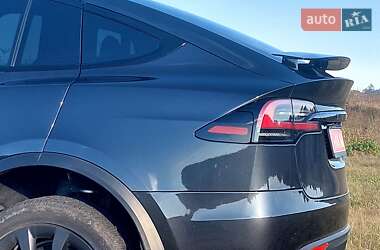 Позашляховик / Кросовер Tesla Model X 2024 в 