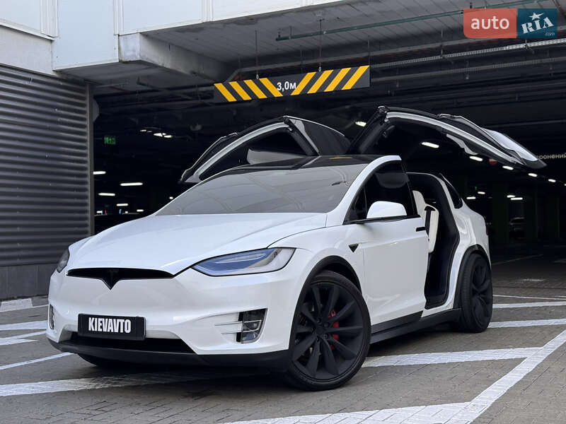 Tesla Model X 2020