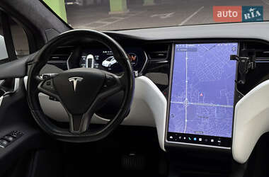 Позашляховик / Кросовер Tesla Model X 2020 в 