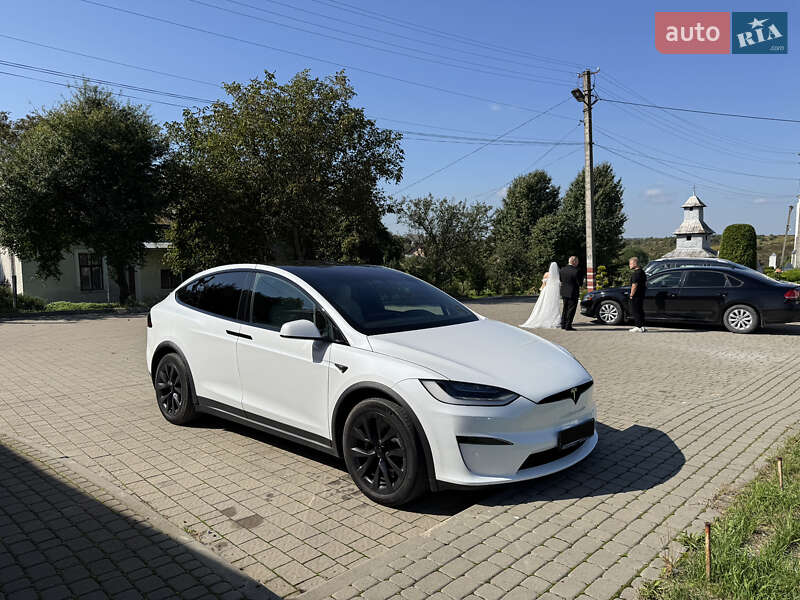 Tesla Model X 2022