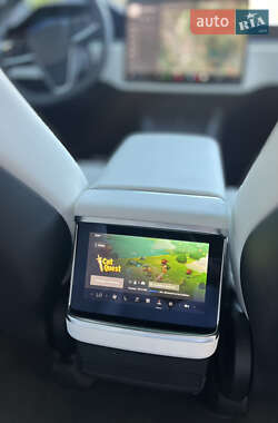Позашляховик / Кросовер Tesla Model X 2022 в 