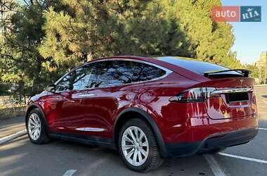 Позашляховик / Кросовер Tesla Model X 2018 в 