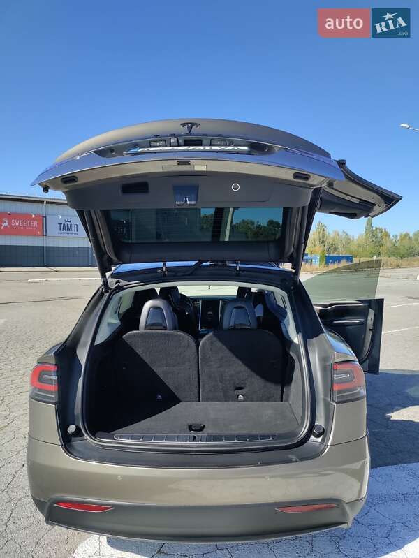 Позашляховик / Кросовер Tesla Model X 2016 в Харкові