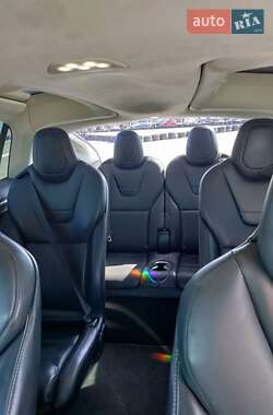 Позашляховик / Кросовер Tesla Model X 2016 в 