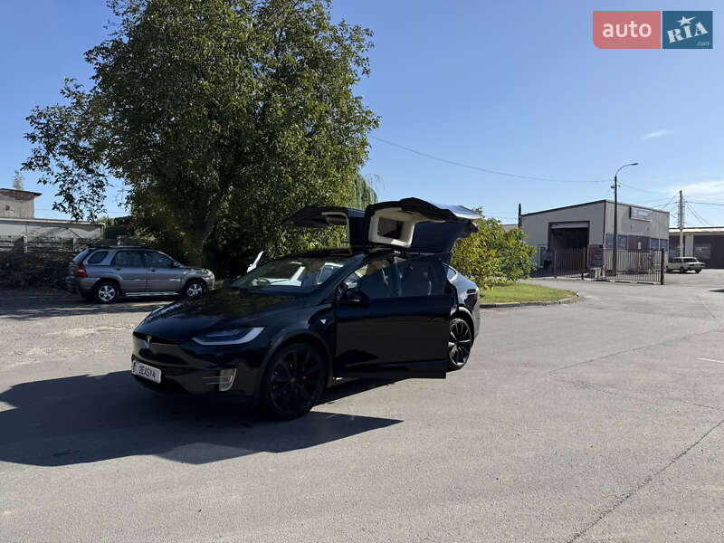 Позашляховик / Кросовер Tesla Model X 2017 в Києві