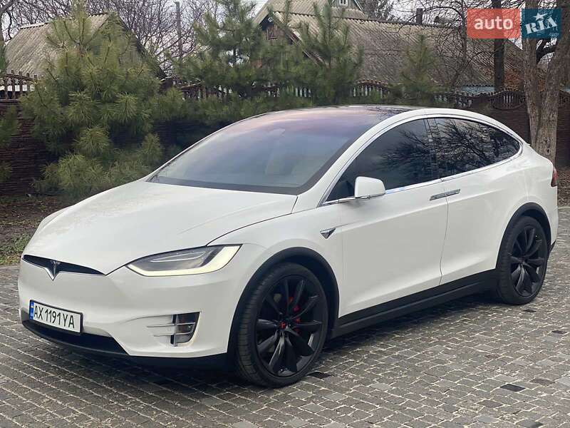 Позашляховик / Кросовер Tesla Model X 2017 в Харкові