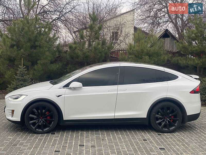 Позашляховик / Кросовер Tesla Model X 2017 в Харкові
