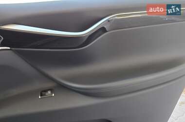 Внедорожник / Кроссовер Tesla Model X 2019 в 
