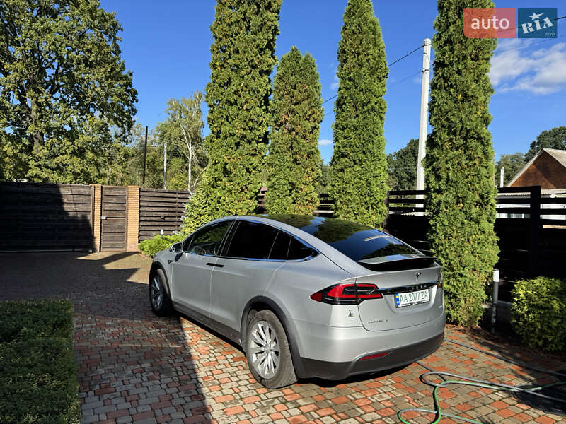 Позашляховик / Кросовер Tesla Model X 2018 в Києві