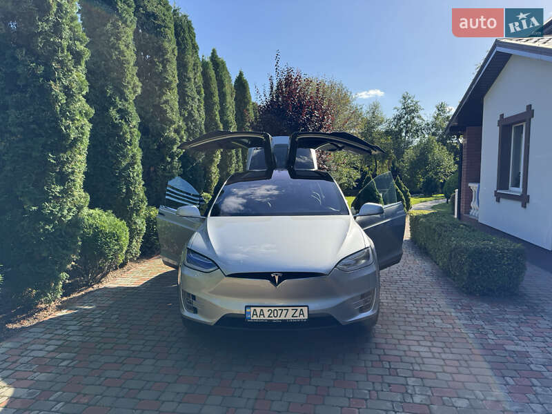 Позашляховик / Кросовер Tesla Model X 2018 в Києві