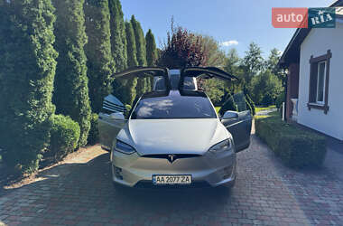 Позашляховик / Кросовер Tesla Model X 2018 в 