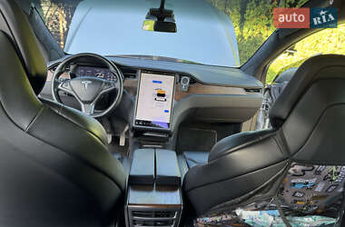 Позашляховик / Кросовер Tesla Model X 2018 в 