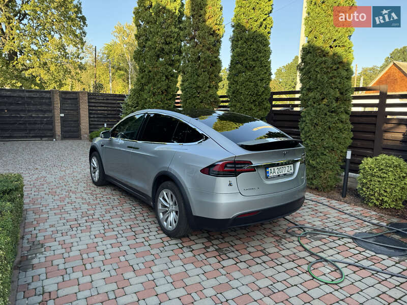 Позашляховик / Кросовер Tesla Model X 2018 в Києві