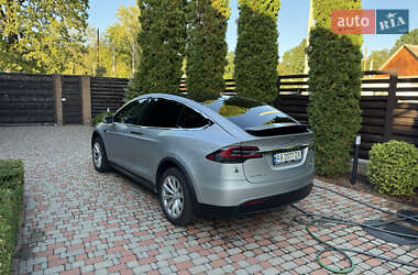 Позашляховик / Кросовер Tesla Model X 2018 в 