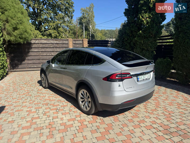 Позашляховик / Кросовер Tesla Model X 2018 в Києві