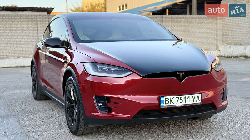 Внедорожник / Кроссовер Tesla Model X 2017 в Ровно