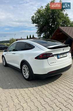 Позашляховик / Кросовер Tesla Model X 2017 в 