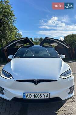 Позашляховик / Кросовер Tesla Model X 2017 в 