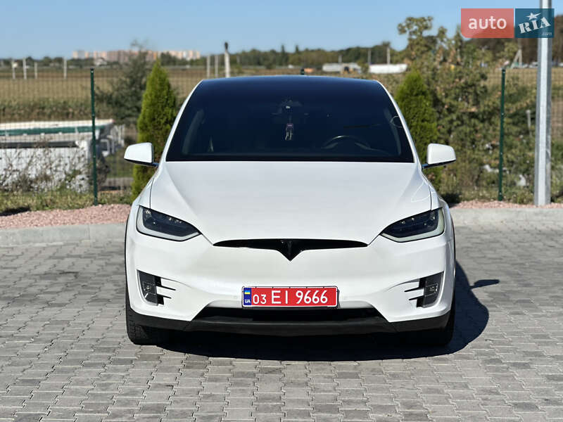 Позашляховик / Кросовер Tesla Model X 2016 в Вінниці