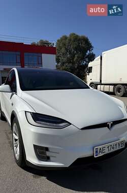 Позашляховик / Кросовер Tesla Model X 2020 в 