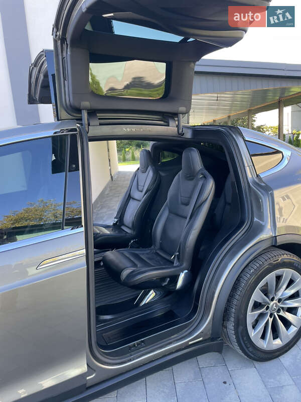 Внедорожник / Кроссовер Tesla Model X 2016 в Ивано-Франковске