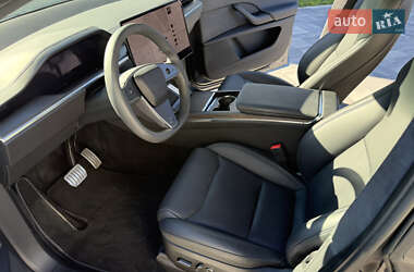 Позашляховик / Кросовер Tesla Model X 2024 в 