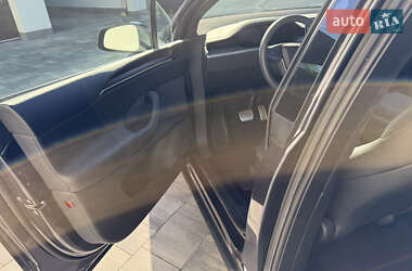 Позашляховик / Кросовер Tesla Model X 2024 в 