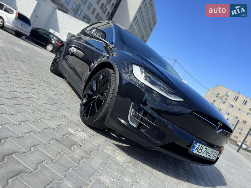 Позашляховик / Кросовер Tesla Model X 2017 в Вінниці
