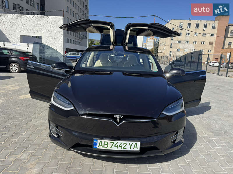 Позашляховик / Кросовер Tesla Model X 2017 в Вінниці