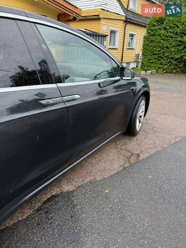 Позашляховик / Кросовер Tesla Model X 2017 в Одесі