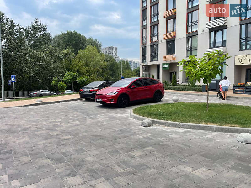 Позашляховик / Кросовер Tesla Model X 2018 в Києві