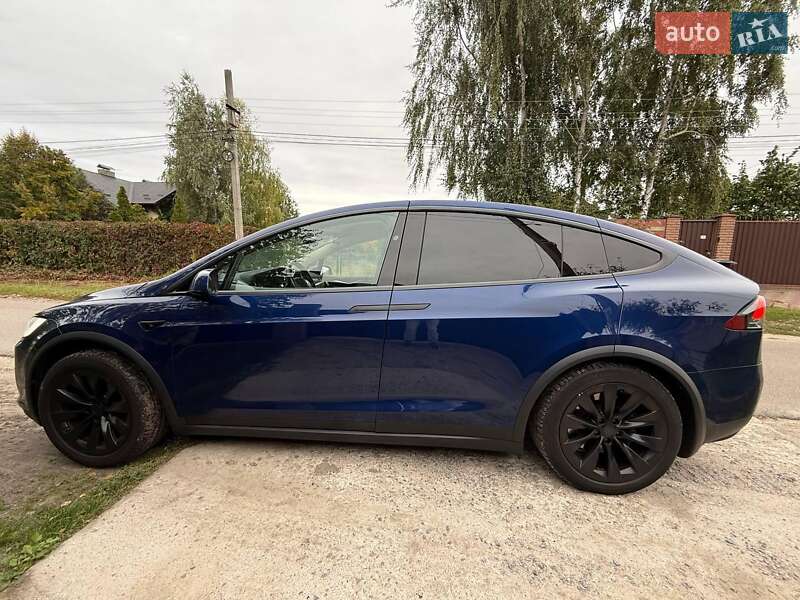 Позашляховик / Кросовер Tesla Model X 2016 в Києві
