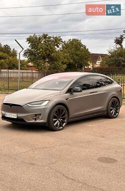 Позашляховик / Кросовер Tesla Model X 2019 в 