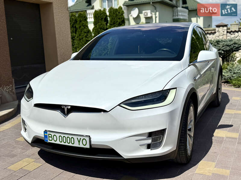 Внедорожник / Кроссовер Tesla Model X 2017 в Тернополе